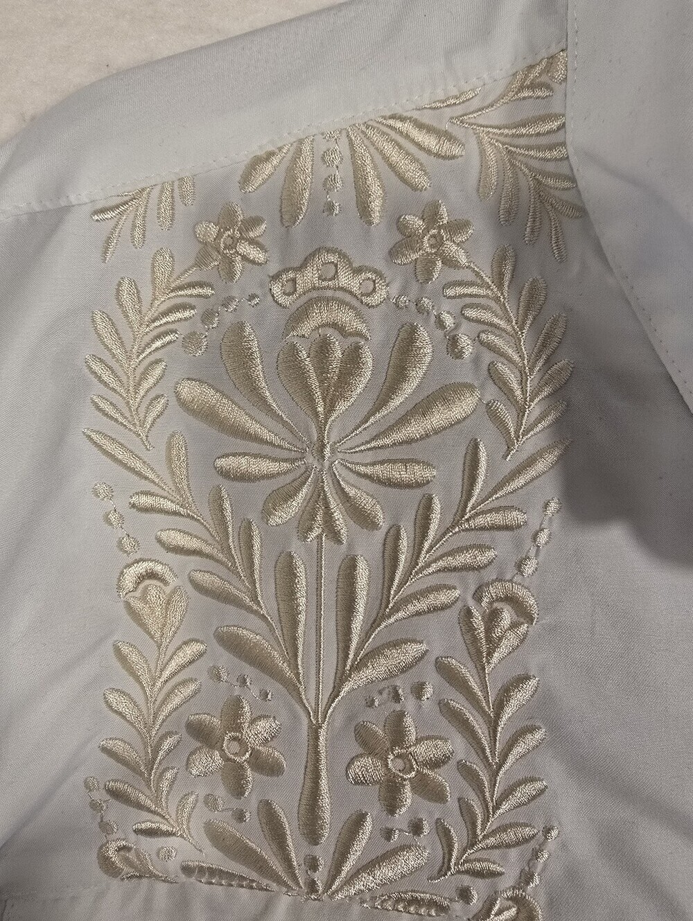 Magellan Fishgear White Embroydered Guayabera S Sleeve Poly Shirt. Mens L - Picture 6 of 13